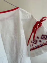 Load image into Gallery viewer, Embroidery Blouse
