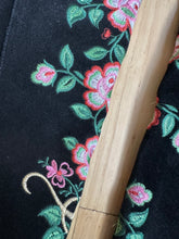 Load image into Gallery viewer, Suede boots with embroidery