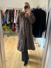 Load image into Gallery viewer, Long fake fur coat