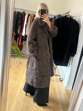Load image into Gallery viewer, Long fake fur coat