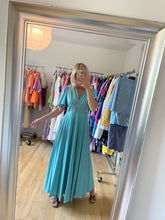 Load image into Gallery viewer, Pleated Maxi Dress