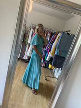 Load image into Gallery viewer, Pleated Maxi Dress