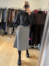 Load image into Gallery viewer, Midi Skirt