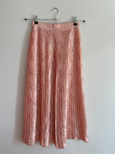 Load image into Gallery viewer, Pleated Midi Skirt