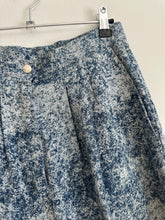 Load image into Gallery viewer, Snow wash city shorts