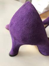 Load image into Gallery viewer, Purple Suede Pumps