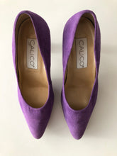 Load image into Gallery viewer, Purple Suede Pumps