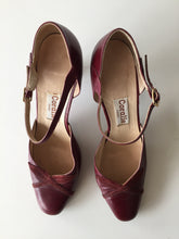 Load image into Gallery viewer, Burgundy Ankel Strap Pumps