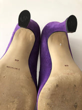 Load image into Gallery viewer, Purple Suede Pumps