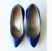 Load image into Gallery viewer, Royale Blue Pumps