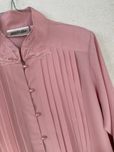 Load image into Gallery viewer, Pleat Pearl Button Shirt