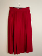 Load image into Gallery viewer, RED WOOL MIDI LENGTH SKIRT