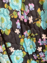 Load image into Gallery viewer, Quilted Robe Floral Print