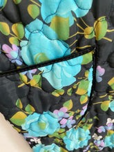 Load image into Gallery viewer, Quilted Robe Floral Print