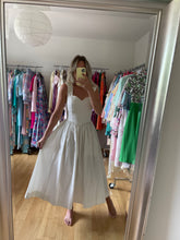 Load image into Gallery viewer, White Linen Dress