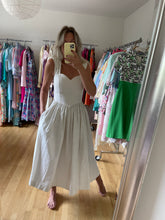 Load image into Gallery viewer, White Linen Dress