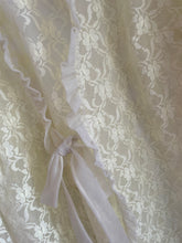 Load image into Gallery viewer, Pale Yellow Lace Robe