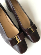 Load image into Gallery viewer, Salvatore Ferragamo Flats